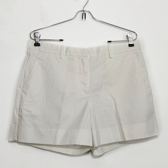 GAP 4” Weekend Downtown Khaki Shorts by GAP NWT Quiet Luxury, White size 6 - Picture 2 of 7
